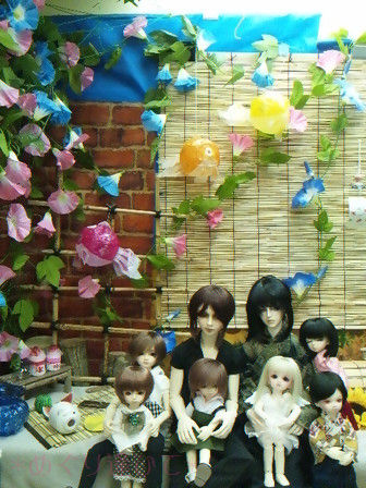 �L�����݂�8